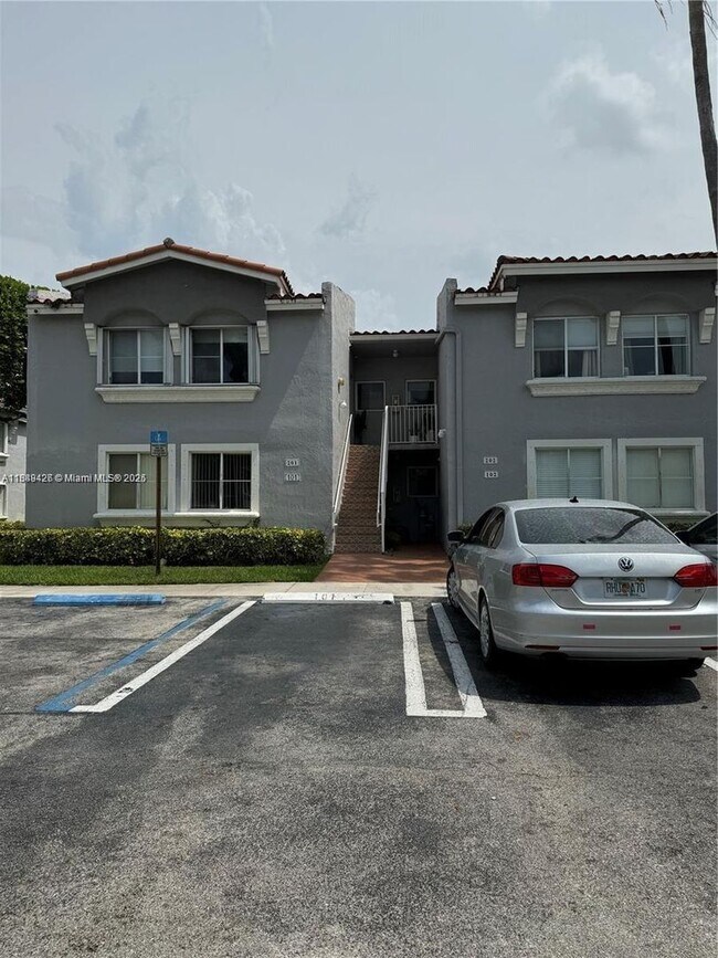 Foto del edificio - 4768 NW 114th Ave