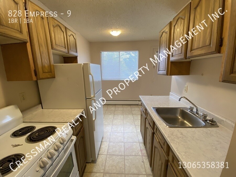 Photo du bâtiment - 1 bed 1 bath APARTMENT located in Rosemont, Regina, SK.