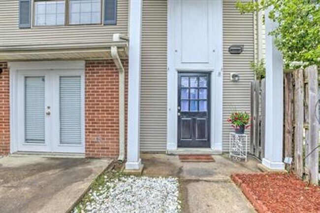 Building Photo - 6764 Racquet Club Dr