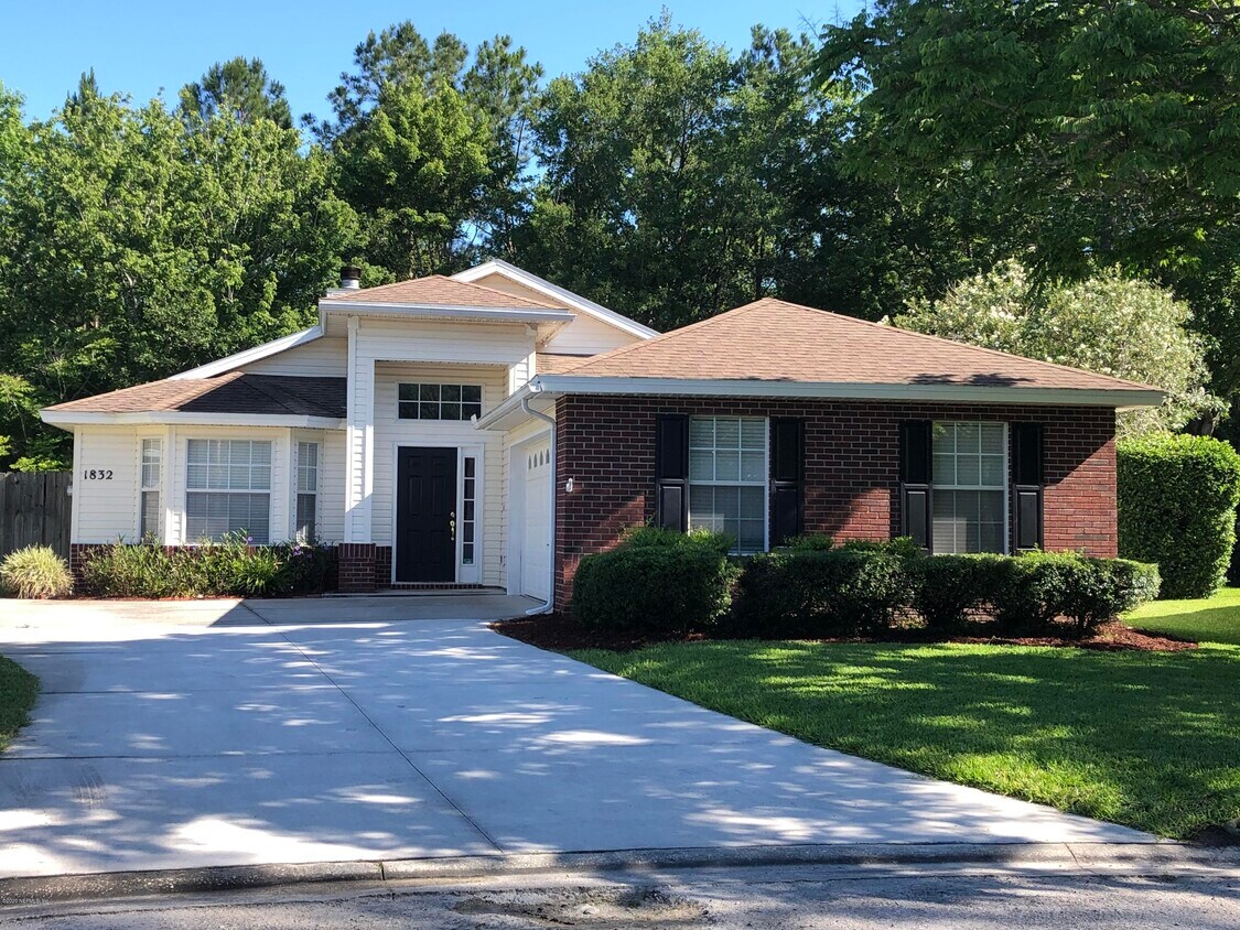 Foto principal - 1832 Moss Creek Dr