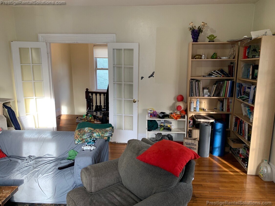 Primary Photo - 18 Ashford St