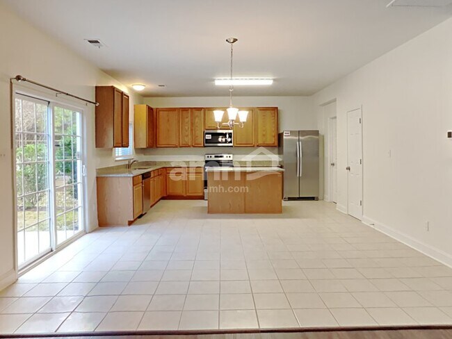 Foto del edificio - 15541 Normans Landing Dr