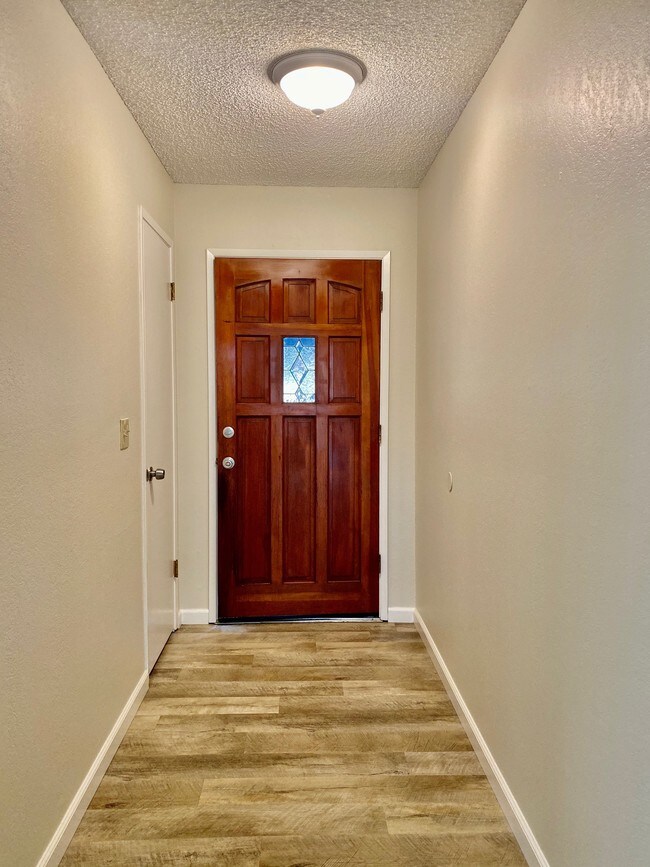 Building Photo - 15018 Pammy Way