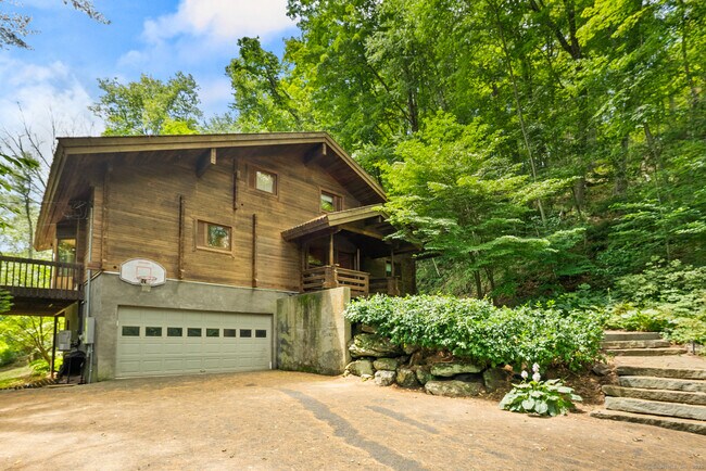 Building Photo - 281 Nettleton Hollow Rd