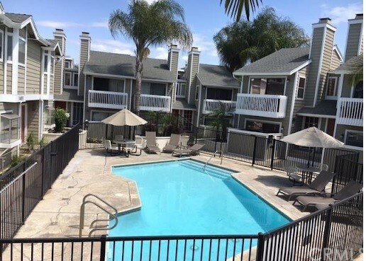 Building Photo - 14853 Mulberry Dr