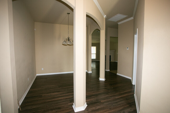 Building Photo - 4235 Macys Pl