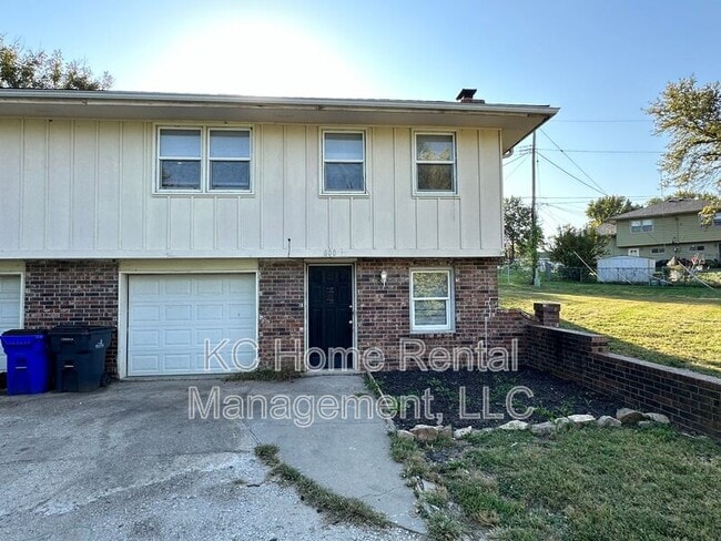 Building Photo - 800 N Parker St