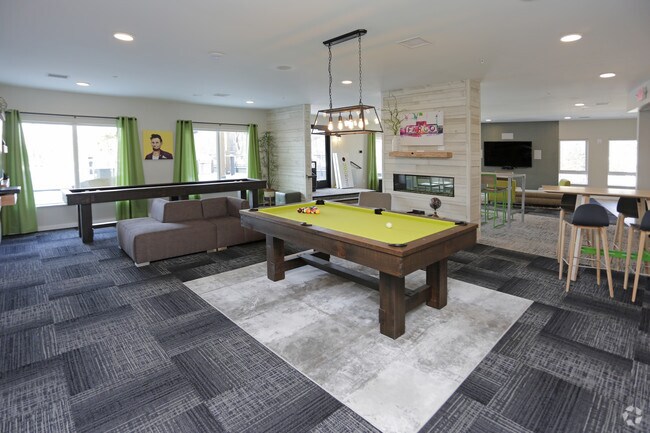 Salón social con mesa de pool - 300Lime