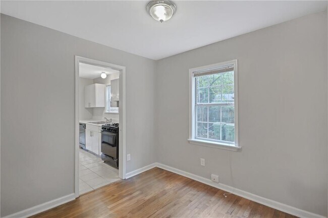 Foto del edificio - 1877 Sumter St NW