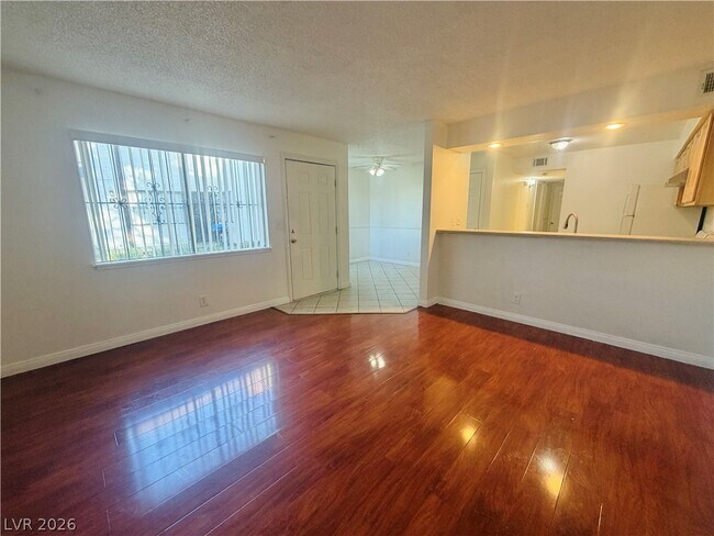 Foto del edificio - 4264 Tara Ave