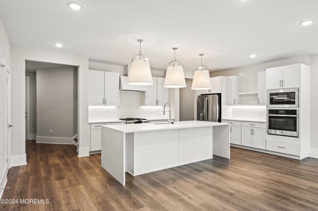 Building Photo - 3037 Ridge Ave