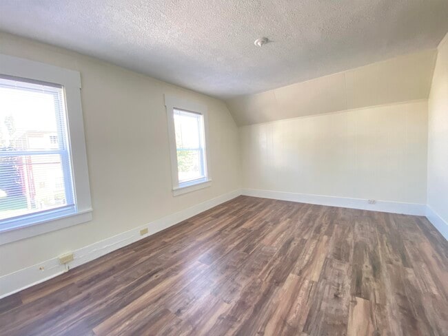 Building Photo - 62 Ferry St