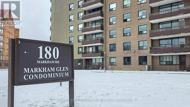 Photo du bâtiment - 180 Markham Rd