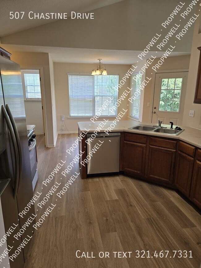 Building Photo - 507 Chastine Dr