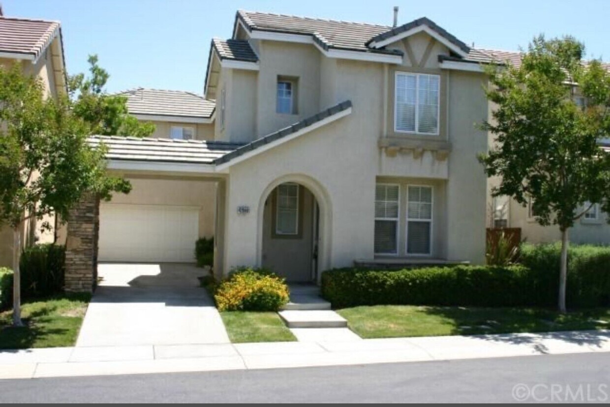 Primary Photo - 4 Bedroom homr Coming Soon for Lease in Ce...