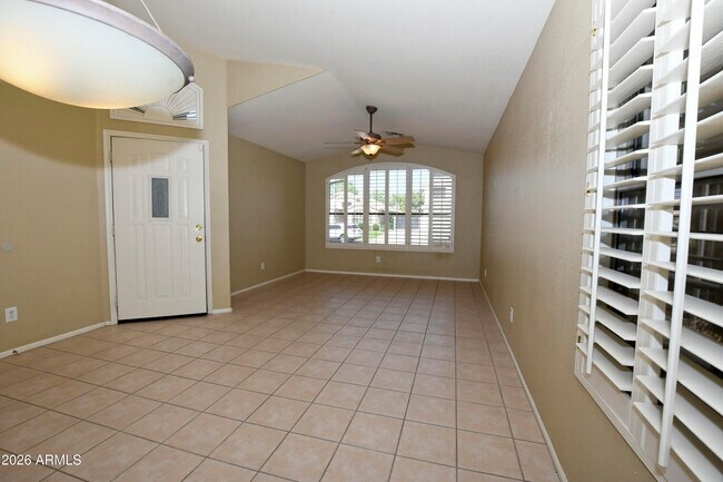 Foto del edificio - 10221 W Daley Ln