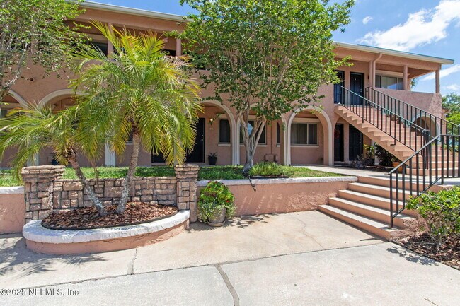 Foto del edificio - 5375 Ortega Farms Blvd