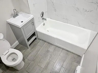 Building Photo - 15 Church Ave