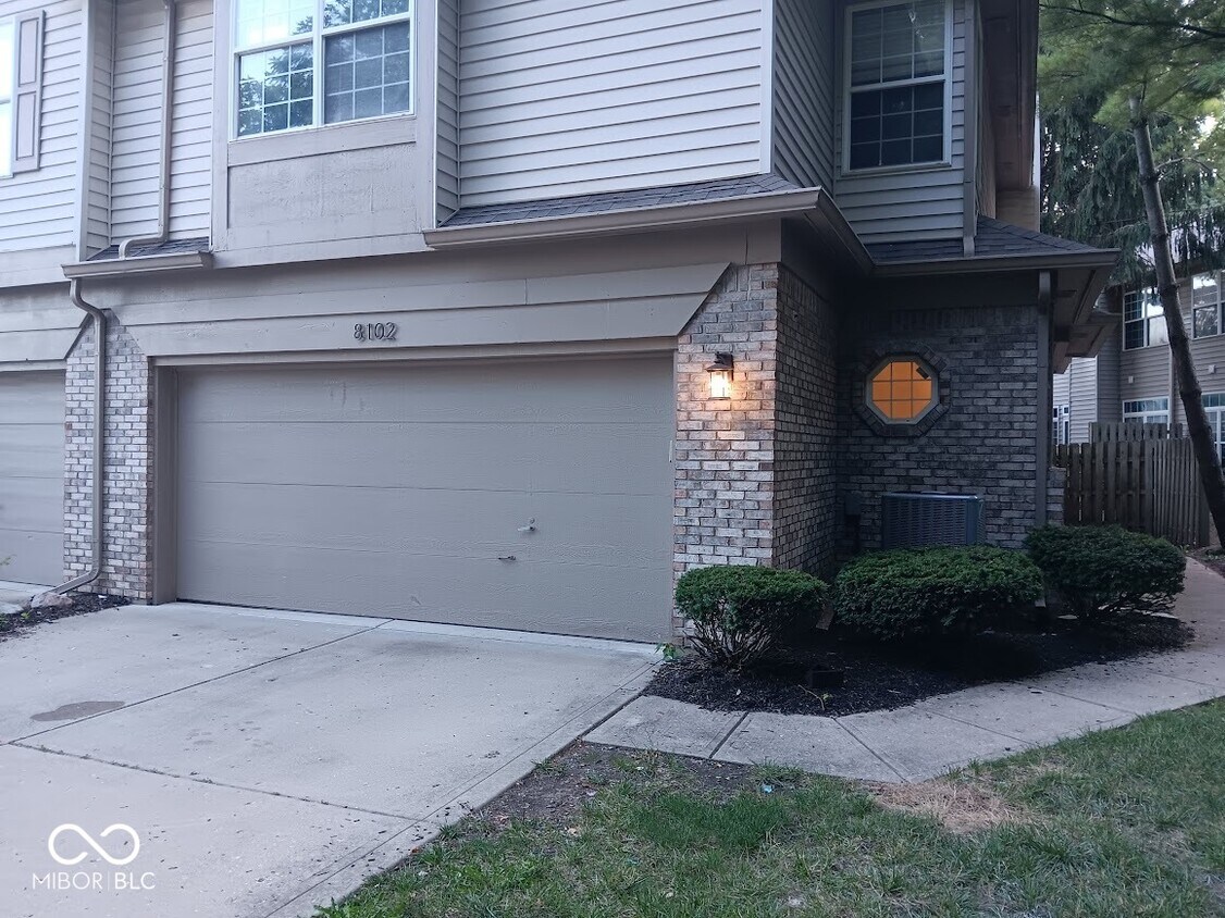 Primary Photo - 8102 Windham Lake Way