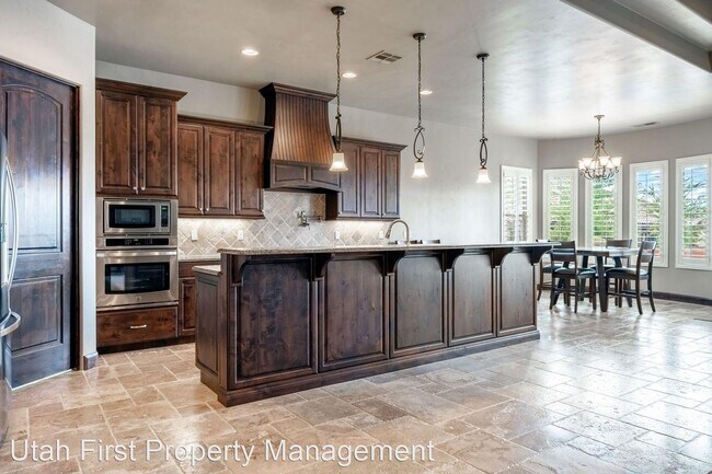 Foto del edificio - 3 br, 3 bath House - 388 S Leoni Way