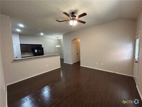 Building Photo - 692 Creekside Cir