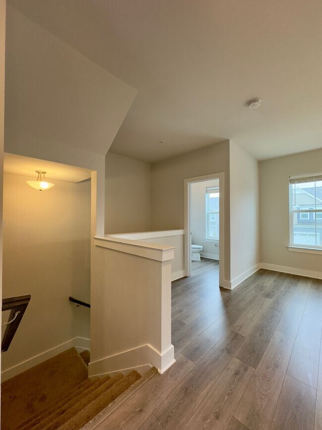 Building Photo - Charming 4 Bedroom/3.5 Bathroom in New WIndsor, MD!