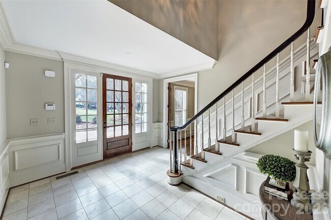 Foto del edificio - 5100 Piper Glen Dr