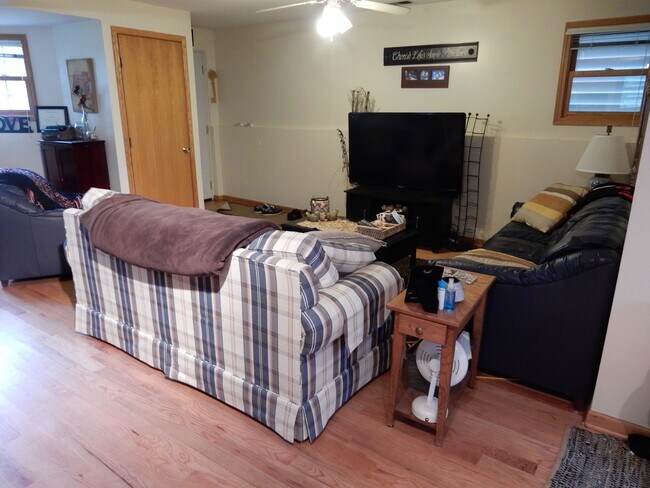 Living Room - 3247 N Leavitt St