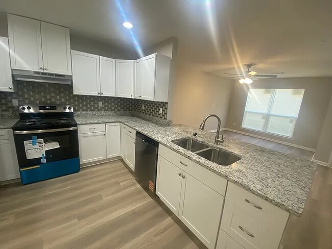 Building Photo - 1011 Stone St