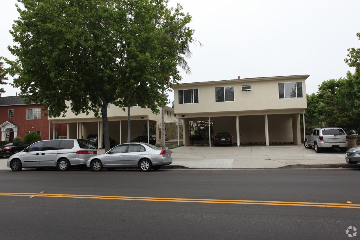 Building Photo - Montana Apts