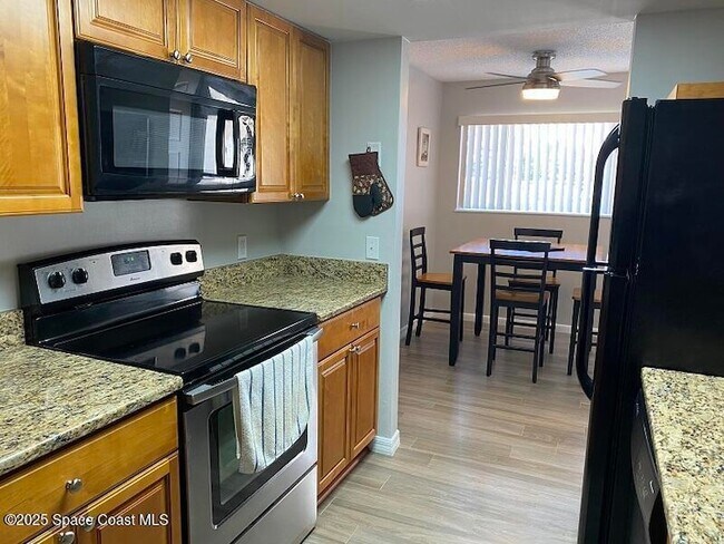 Foto del edificio - 344 Beach Park Ln