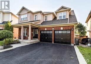 Building Photo - 8 Sunnybrook Crescent