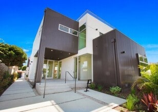 Building Photo - 2318 Ocean Park Blvd