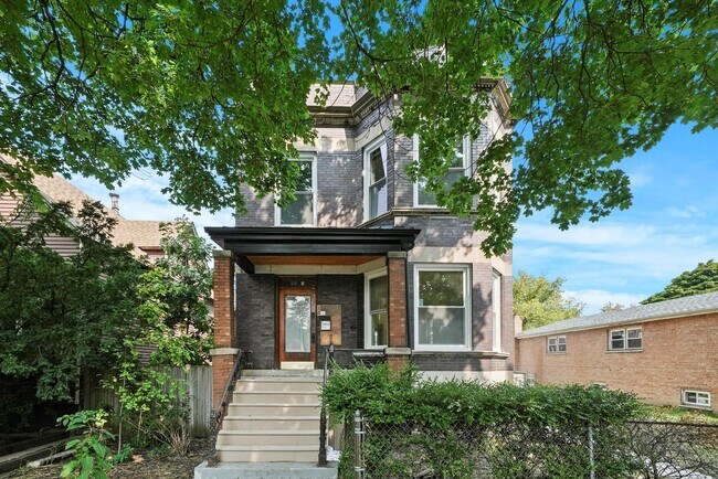 Building Photo - 2908 W Fletcher St