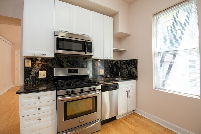Building Photo - 1123 5th St NW