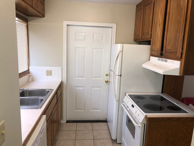 Foto del edificio - TS-Woodridge Duplex