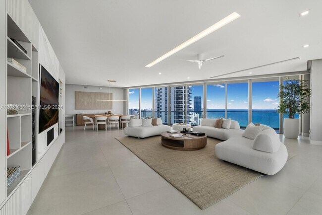 Foto del edificio - 18975 Collins Ave