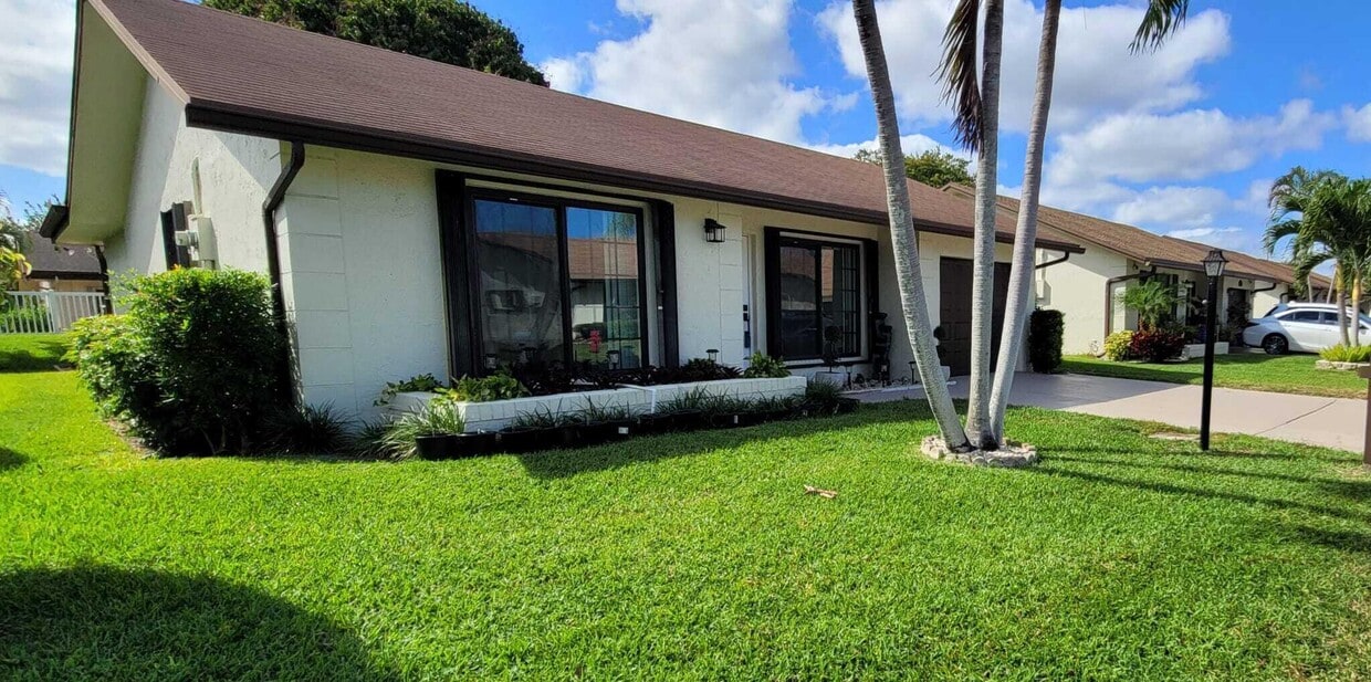 6209 Olivewood Cir, Greenacres, FL 33463 House Rental in Greenacres