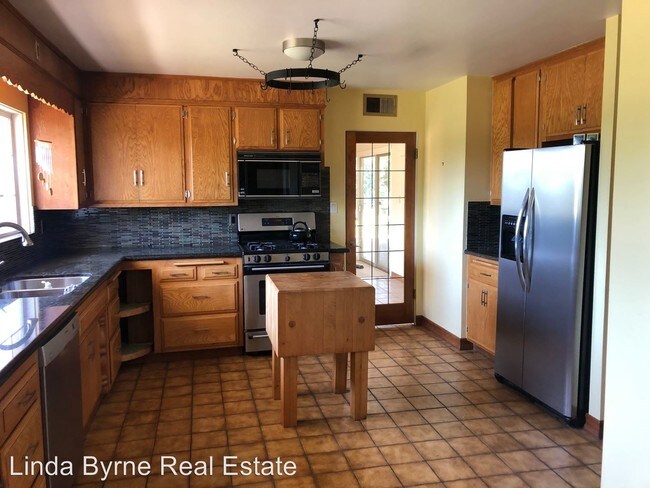 Building Photo - 4 br, 3 bath House - 121 La Crescenta Dr