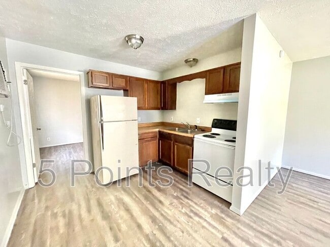 Foto del edificio - 336 E Webster St