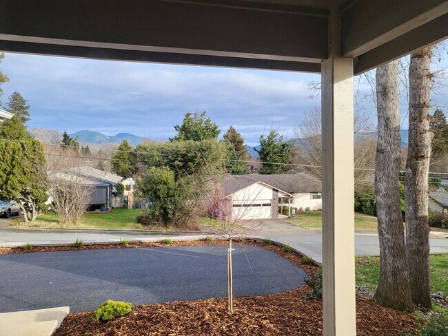 Building Photo - 2 bed 2 bath Home for rent In SW part of G...