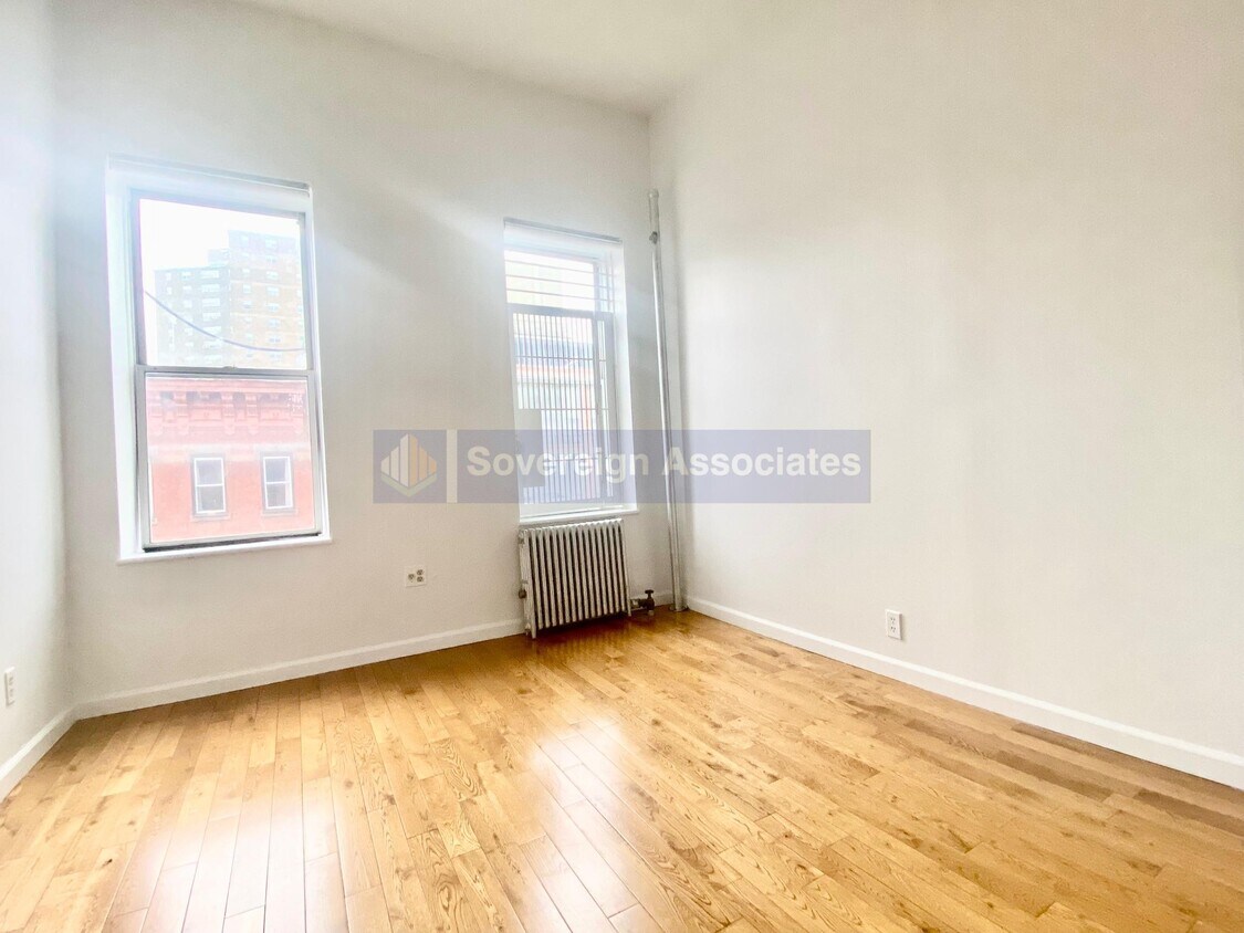 Primary Photo - 95 East 7th Street