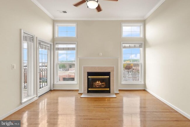 Building Photo - 3840 Lightfoot St