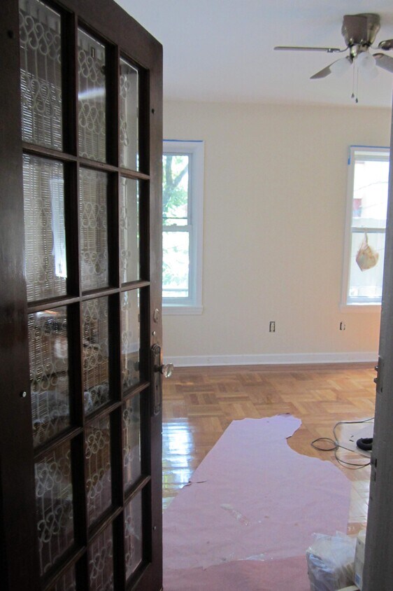 Front entrance - 148 Daniel Low Ter
