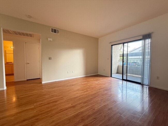 Foto del edificio - 8250 N Grand Canyon Dr