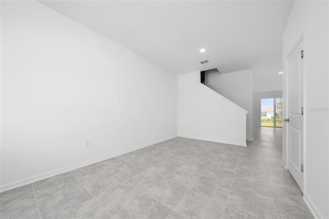 Foto del edificio - 2587 Skyline Lp