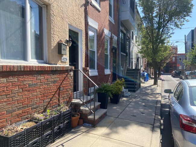 Foto del edificio - 423 Emily St