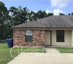 Building Photo - 315 Janelle Dr