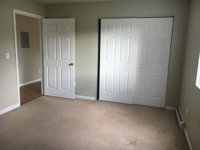 Interior Photo - Lakepointe