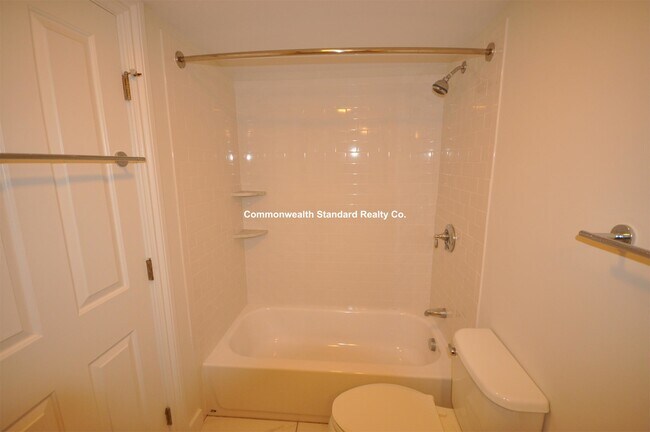 Foto del edificio - 656 Massachusetts Ave